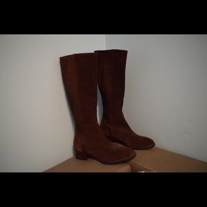 Donald Pliner boots!